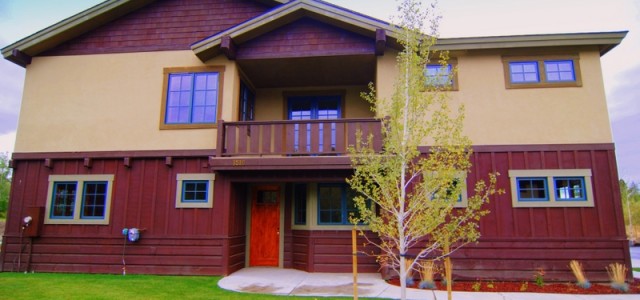 1516 Roosevelt Avenue - Greystone Village Fall Special
